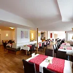 Premium Wanderhotel Steirerhof 4* Шладмінг