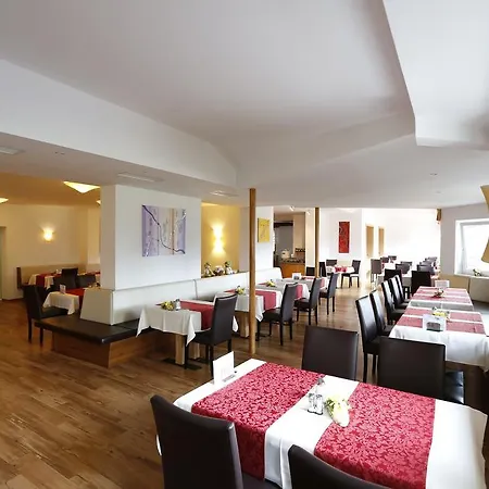 Premium Wanderhotel Steirerhof 4* Шладминг